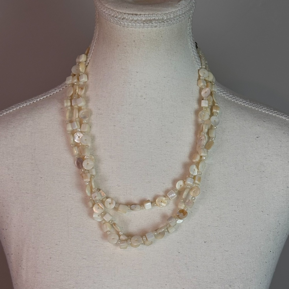 Vintage 3 Strand White Circle Square Shell Necklace with lobster clasp Retro 70s